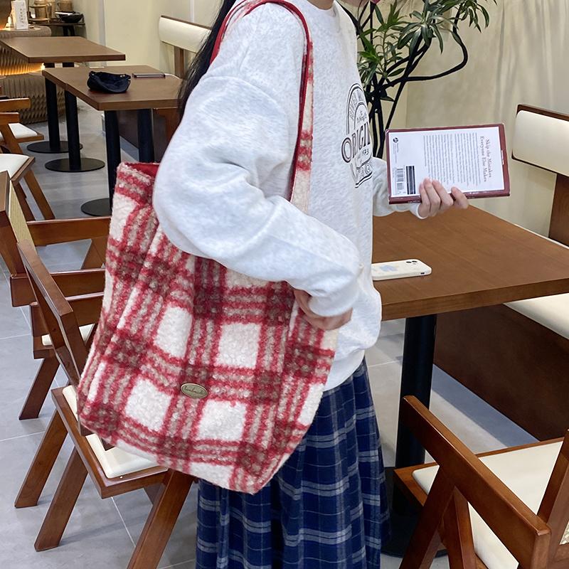 冬季毛绒复古格纹托特包