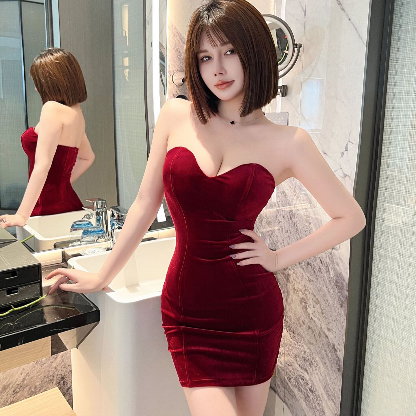 夜店性感辣妹风丝绒抹胸宴会礼服裙紧身包臀打底连衣裙技师足疗服