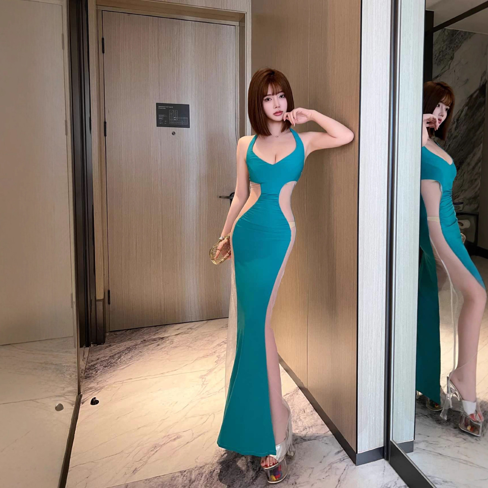 夜店装欧美风夜场小姐透视连衣裙深V挂脖桑拿技师网纱拼接礼服女