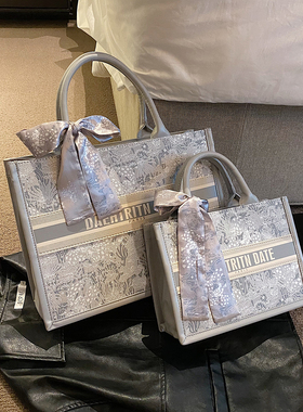 轻奢手提包包女2025新款通勤包大容量上下班文件包今年流行托特包