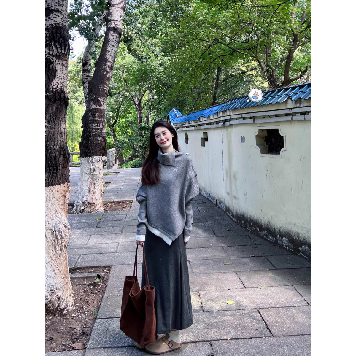 WESTAYONE新款女秋冬高领不规则宽松斗篷毛衣外套