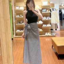 套装女夏2025新款爆款高级感黑色针织挂脖上衣半身裙盐系两件套潮