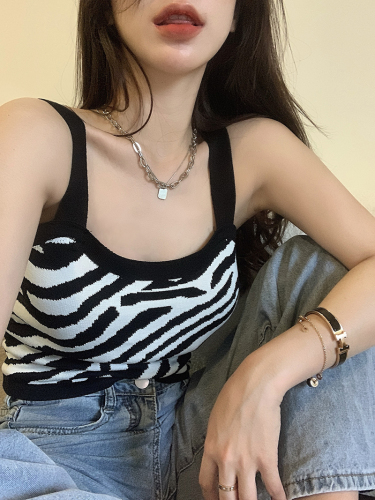 Real shooting and real price  summer new slim and thin inner top zebra Knit Shirt Short suspender vest