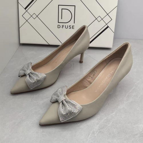 D:FUSE/迪芙斯撤柜秋真皮浅口舒适高跟通勤蝴蝶结尖头水钻女单鞋