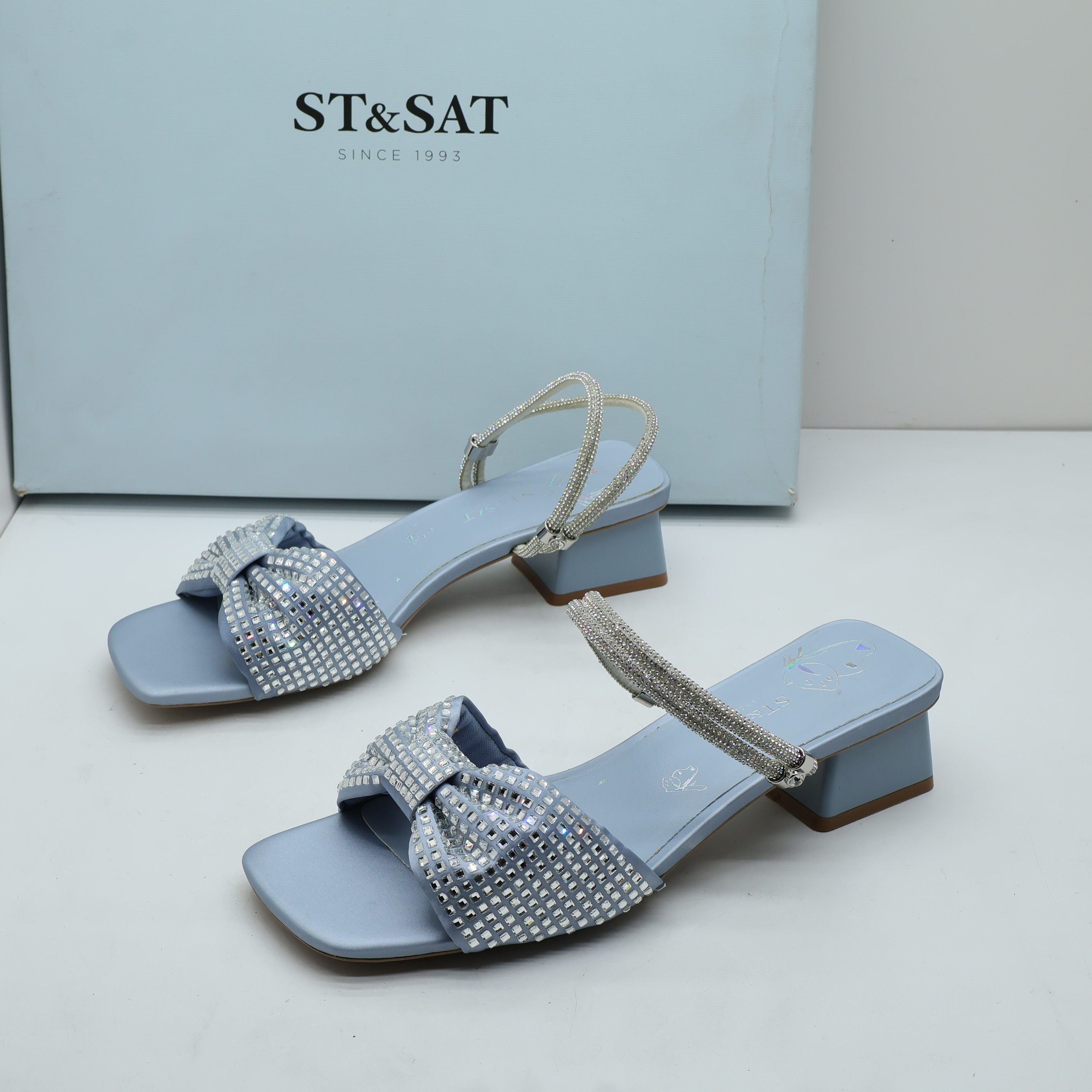 星期六断码撤柜春夏季丝绸蝴蝶结一字拖粗高跟水钻露趾甜美女凉鞋,女鞋,一字拖,淘宝优惠券,粉丝福利购,淘宝优惠卷