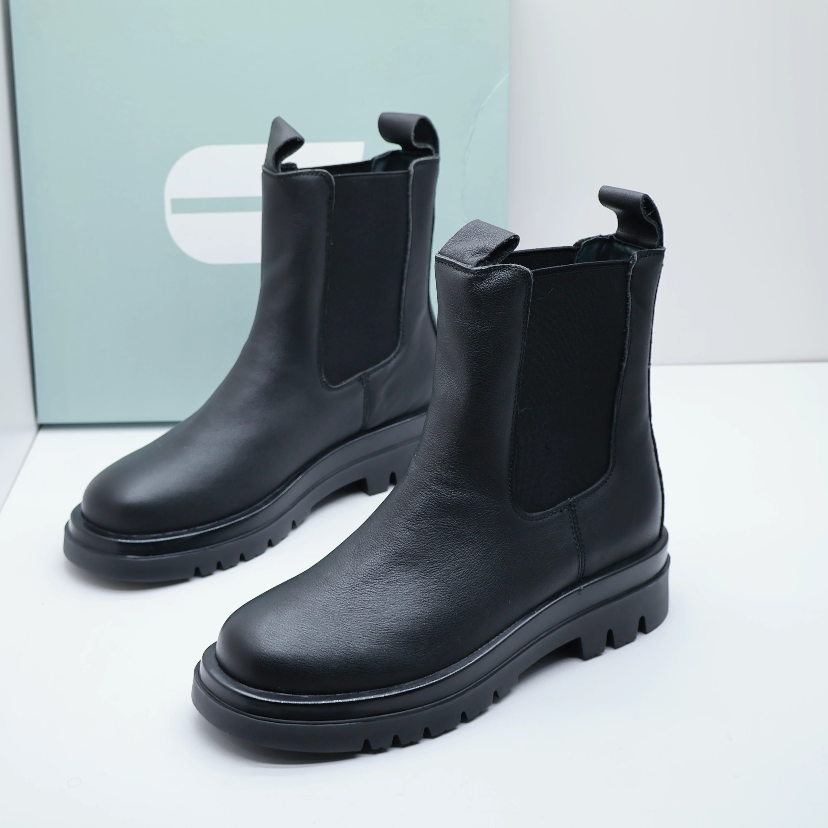 Comely康莉旗下撤柜秋冬季真皮英伦风复古烟筒靴百搭厚底时装女靴