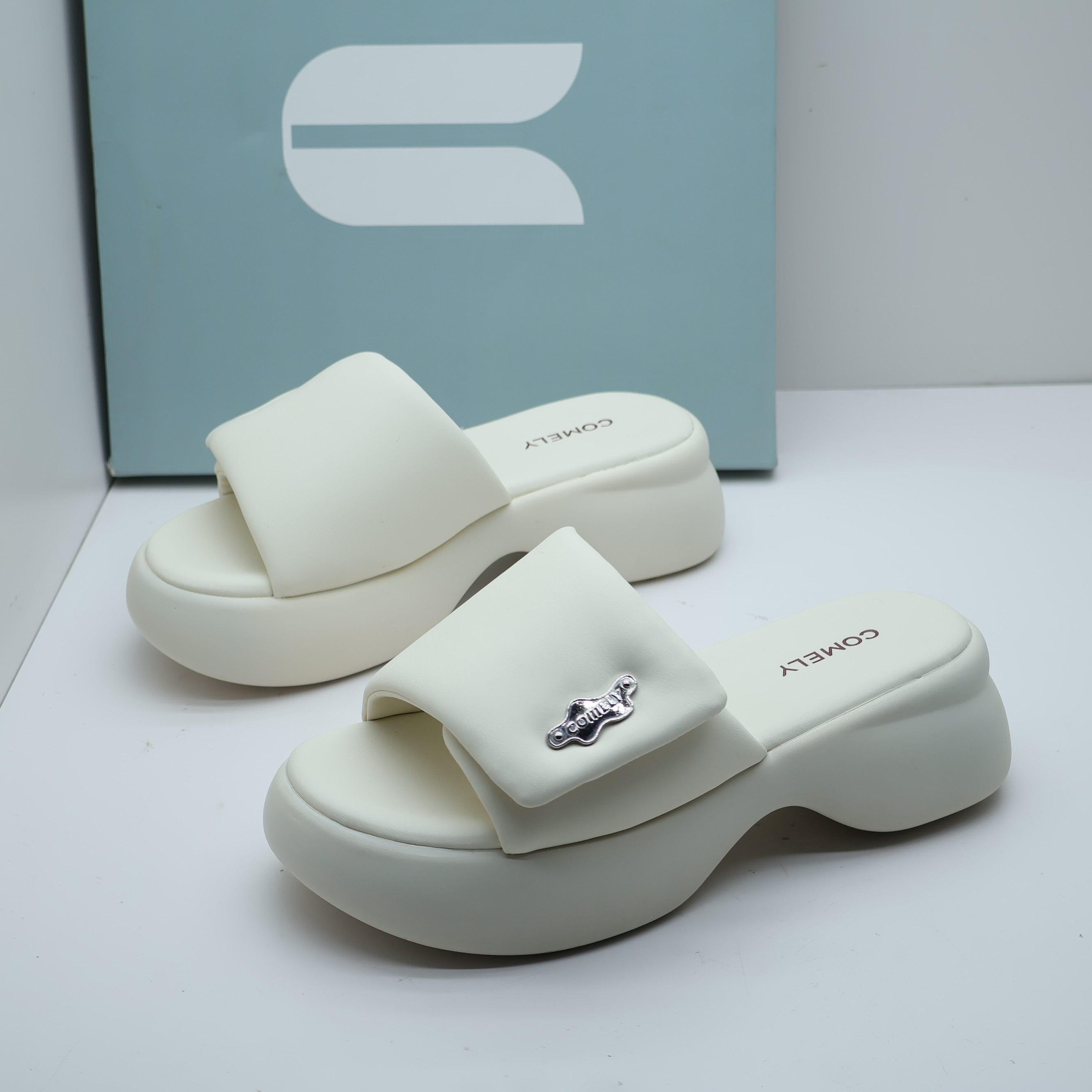 comely/康莉撤柜断码夏季厚底魔术贴一字拖时尚休闲百搭女凉拖鞋,女鞋,一字拖,淘宝优惠券,粉丝福利购,淘宝优惠卷