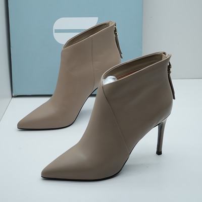 Comely康莉撤柜断码秋季真皮时装靴尖头细高跟后拉链短靴女瘦瘦靴