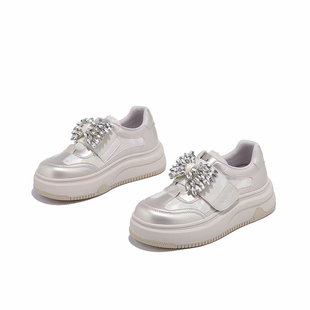 平底5cm休闲运动平底女鞋 正品 真皮水钻蝴蝶结魔术贴2026春夏新款