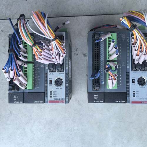 可维修产电PLC模块一套，包含XBM-DN32S、XBE-DR议价