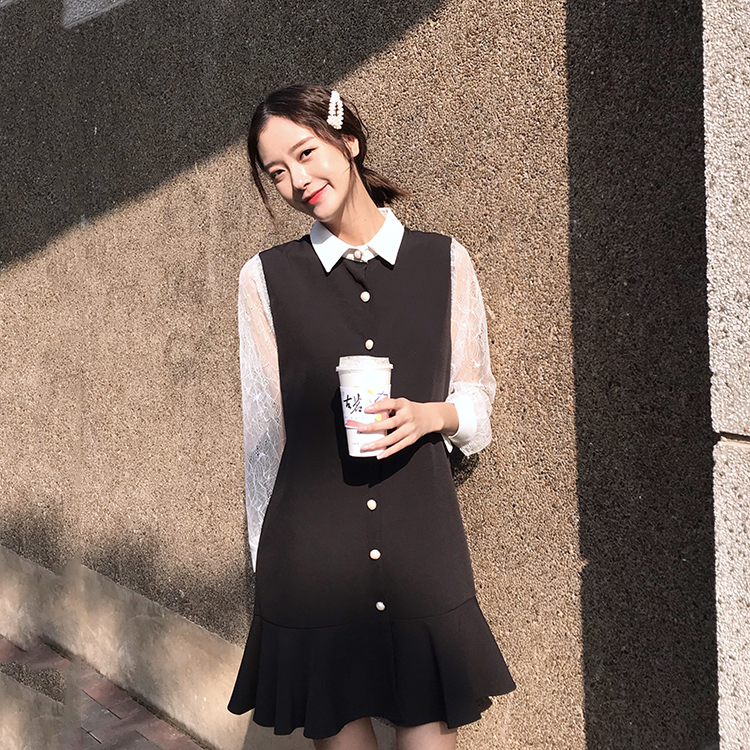 Real price exquisite lace sleeve splicing small black skirt fishtail Long Sleeve Dress