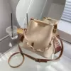 Товары от 燕艺精品女包