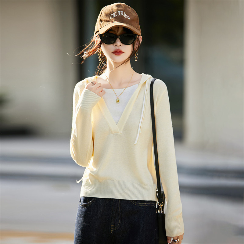 2025羊绒连帽撞色假两件百搭时尚