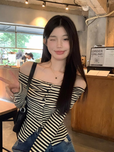 气质一字肩长袖T恤女装秋季复古性感套头设计感显瘦撞色条纹上衣