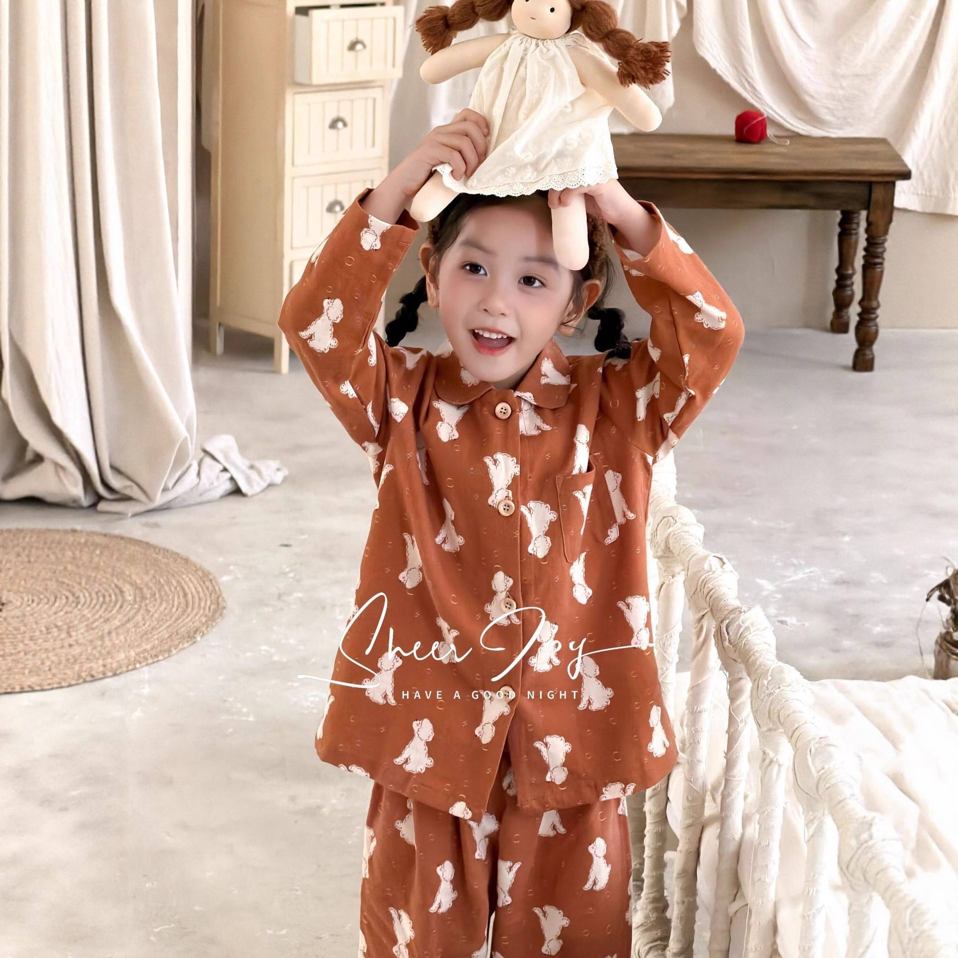 侘町2025新款秋季磨毛亲子款长袖儿童家居服套装焦糖贵宾犬-女童
