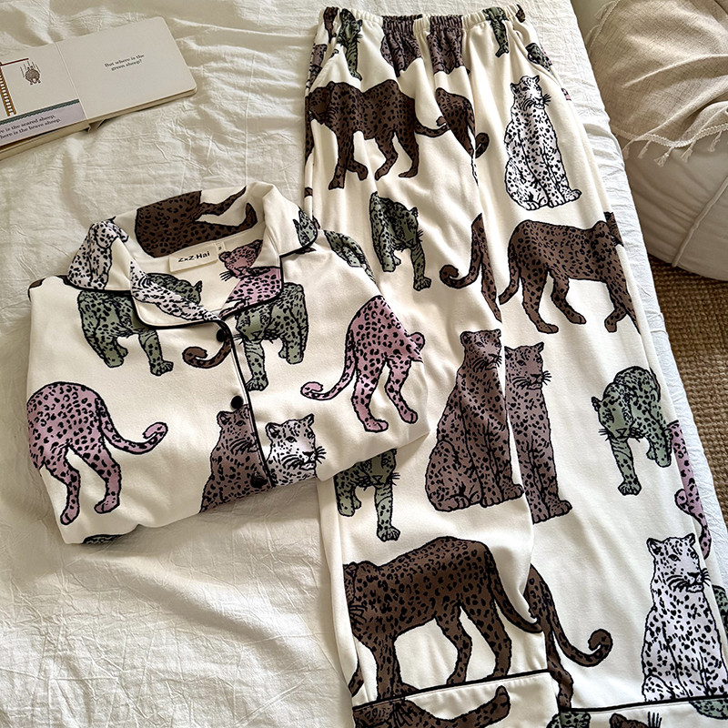 侘町豹子德绒睡衣女款2025新款秋冬长袖开衫可外穿加厚家居服套装