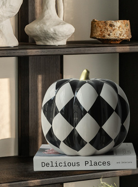 北欧创意黑白格陶瓷南瓜轻奢摆件样板间儿童房家居桌面软装饰品