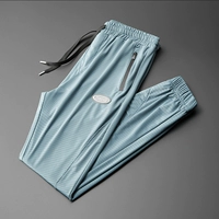 Темно-зеленый