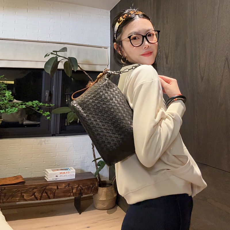 LUNA“维娜塔”经典复古小羊皮编制大容量通勤托特包