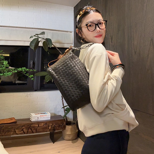 LUNA“维娜塔”经典复古小羊皮编制大容量通勤托特包