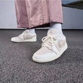 Jordan 女子运动休闲圣诞节限定低帮耐磨板鞋 Air HV4268 120