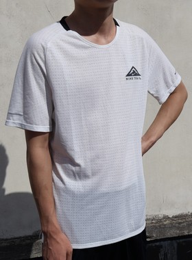 耐克 Nike DRI-FIT 男子运动速干休闲户外跑步短袖T恤 DV9306-121