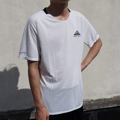耐克 Nike DRI-FIT 男子运动速干休闲户外跑步短袖T恤 DV9306-121