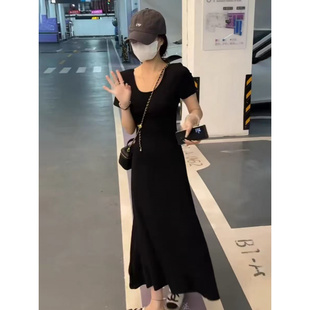快手网红同款夏季新款收腰显瘦百褶裙后背镂空设计感鱼尾连衣裙女