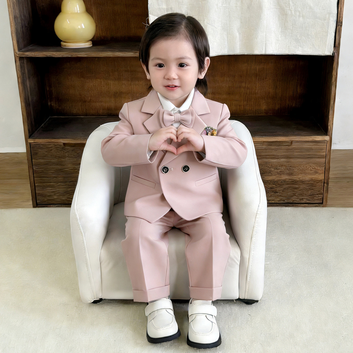 宝宝小西装周岁礼服男宝生日西服套装2026新款时髦男宝宝花童正装