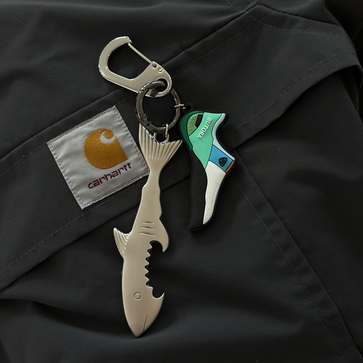 up 原创攀岩鞋鲨鱼造型多功能钥匙扣开瓶器吉他挂件配饰包挂饰