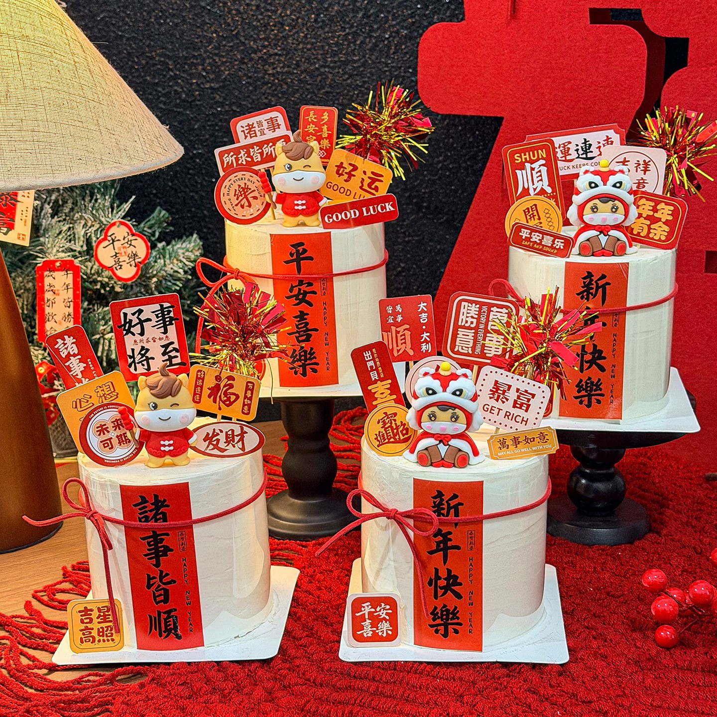 2026跨年新年蛋糕装饰可爱小马摆件马年春节元旦插牌贴纸雨丝插件