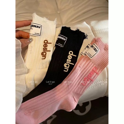 欧货袜子女个性破洞布标中筒袜纯棉时尚百搭网红同款潮牌