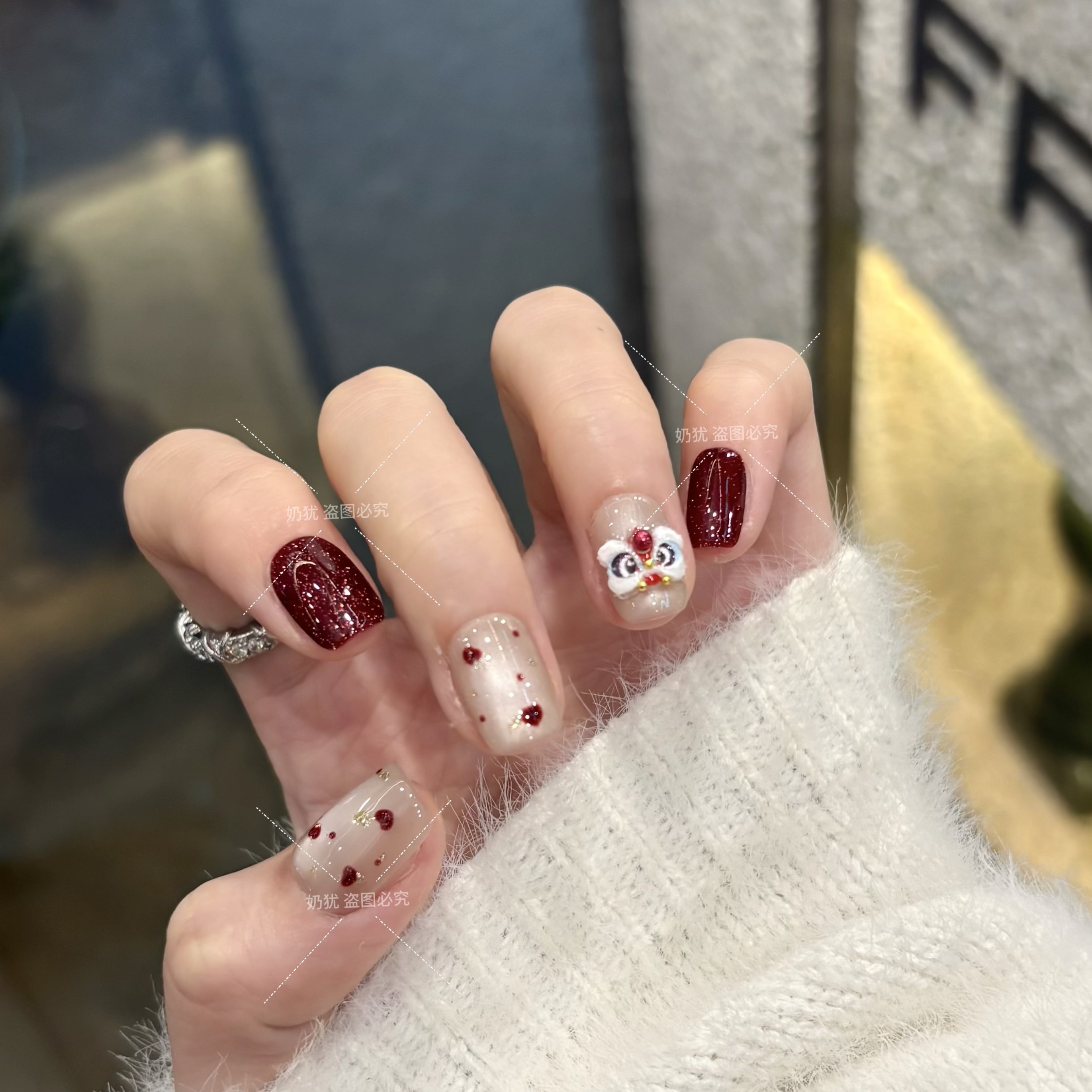 【A绛狮跃焰】氛围感纳福醒狮高品质纯手工穿戴甲美甲成品贴片,彩妆/香水/美妆工具,穿戴甲/甲片,淘宝优惠券,粉丝福利购,淘宝优惠卷