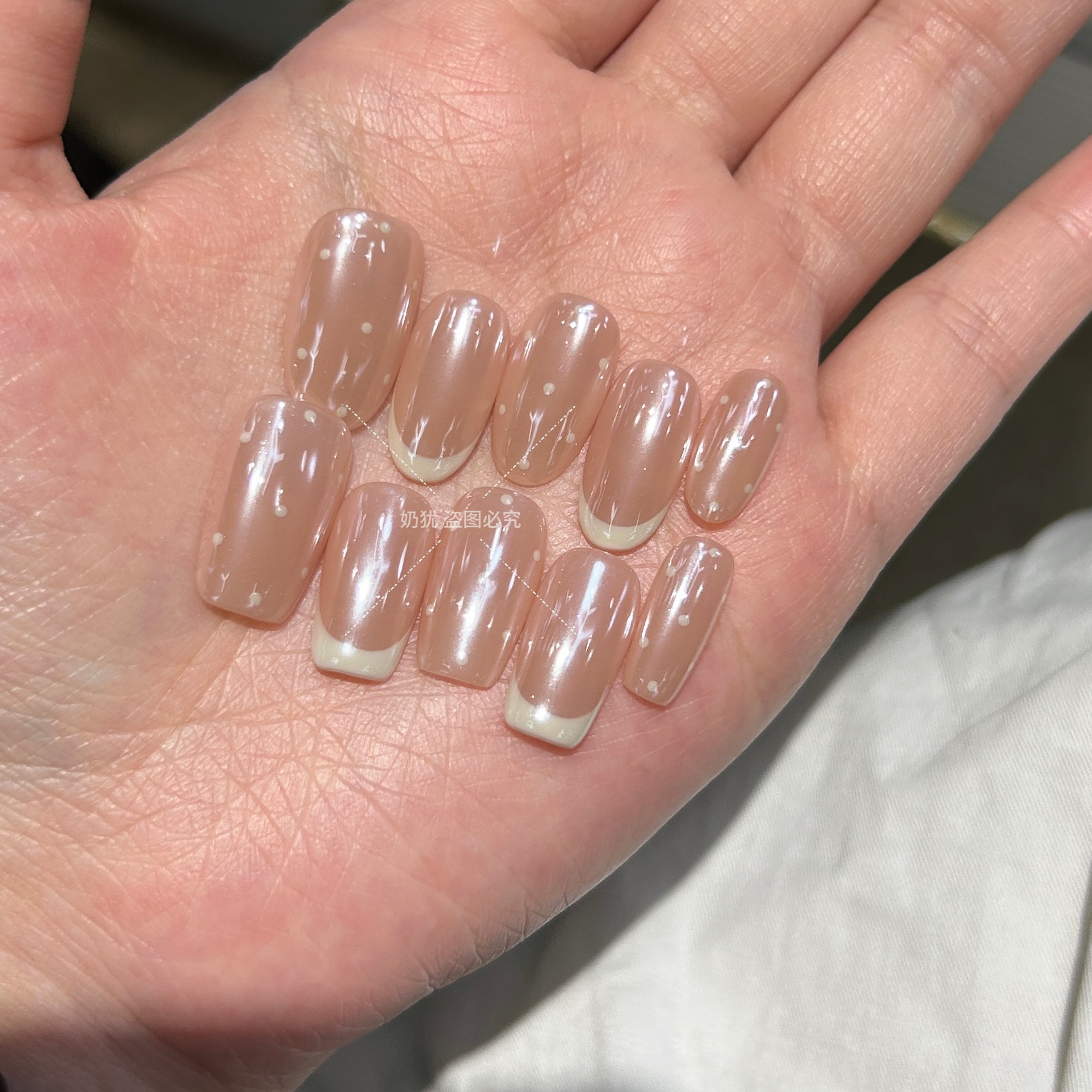 甜心奶盖法式裸色波点穿戴甲显白