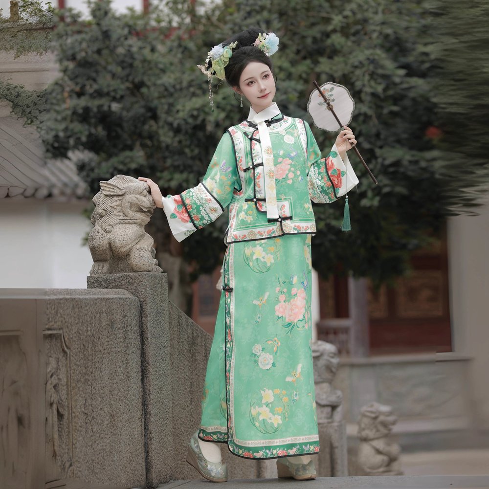 晚清汉服女清代公主服装