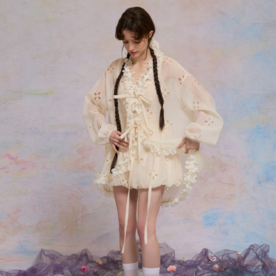 尾鸢录2025原创设计感镂空花朵衬衫女宽松显瘦长袖度假风上衣防晒