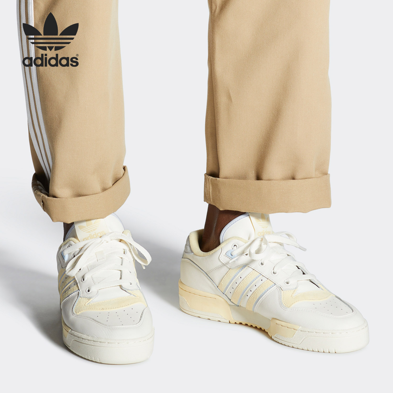 阿迪达斯低帮运动男女休闲鞋正品