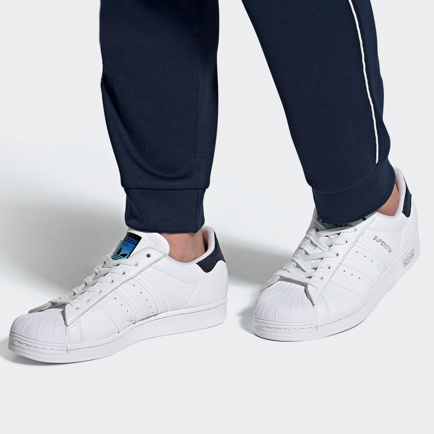 经典运动鞋Adidas/阿迪达斯