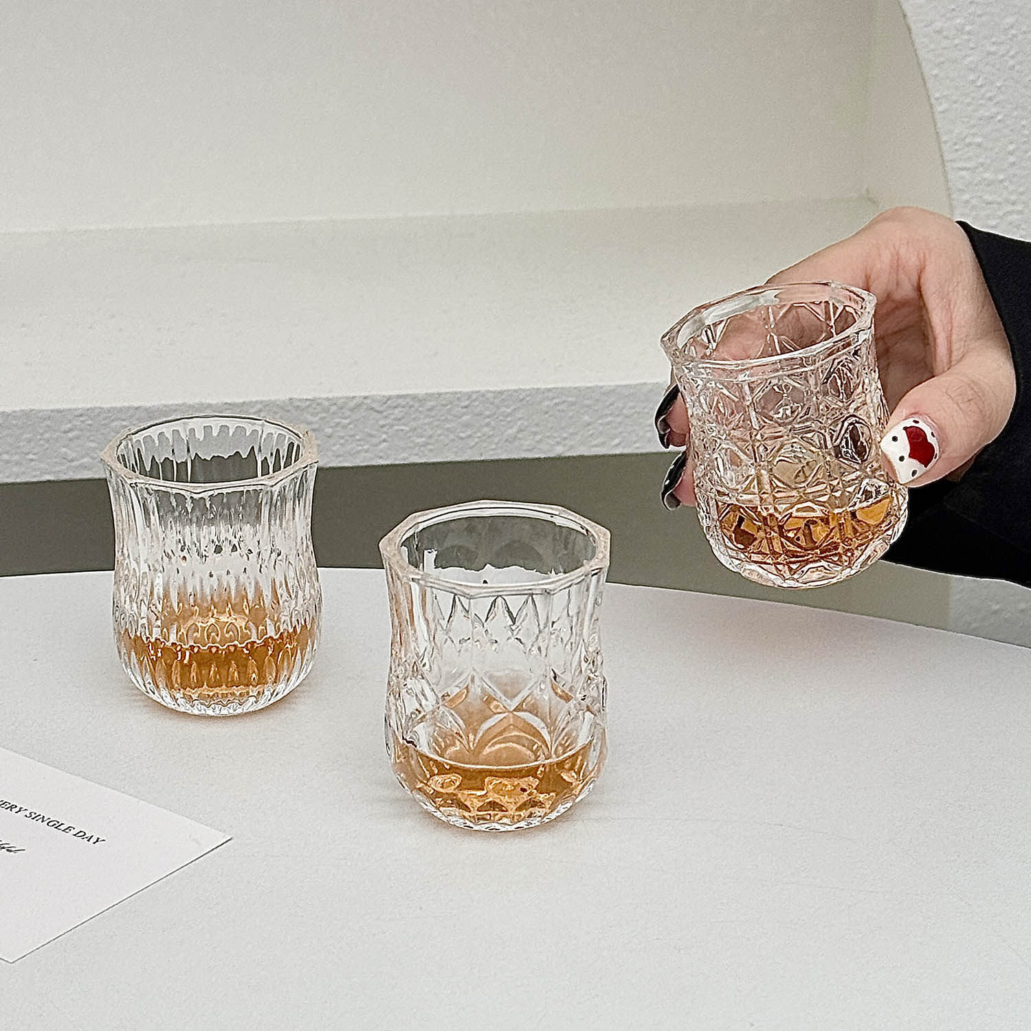 高颜值轻奢威士忌玻璃一口杯