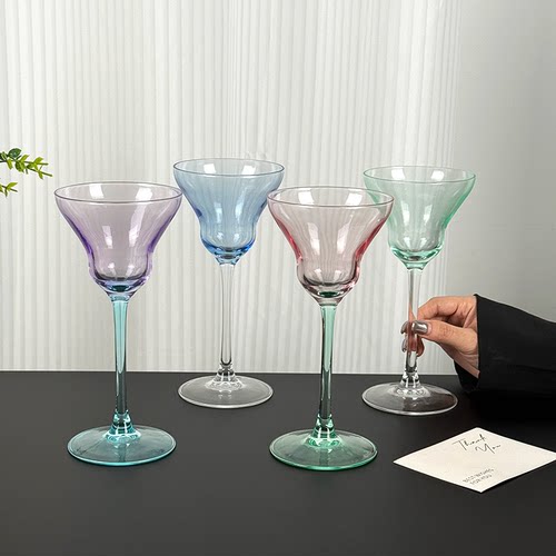 高级感彩色高脚玻璃鸡尾酒杯