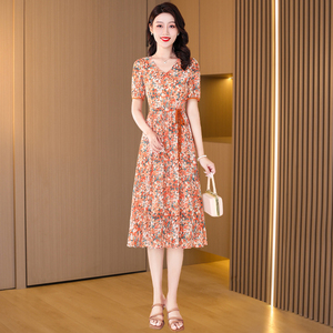 碎花连衣裙2026新款女春夏中老年妈妈广州十三行品牌轻奢高级感裙