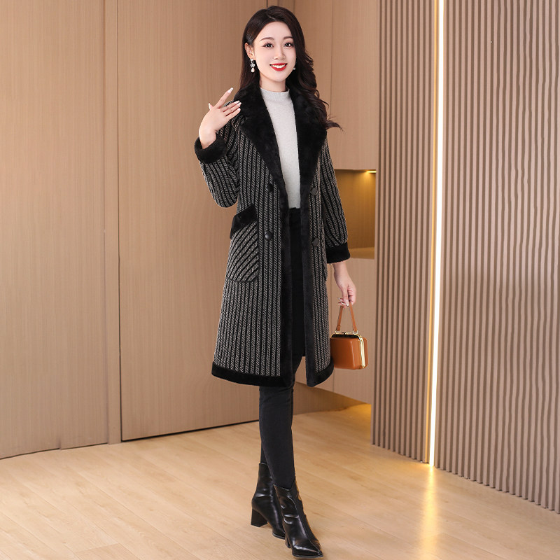 嘉兴皮毛一体外套女秋冬2024新款