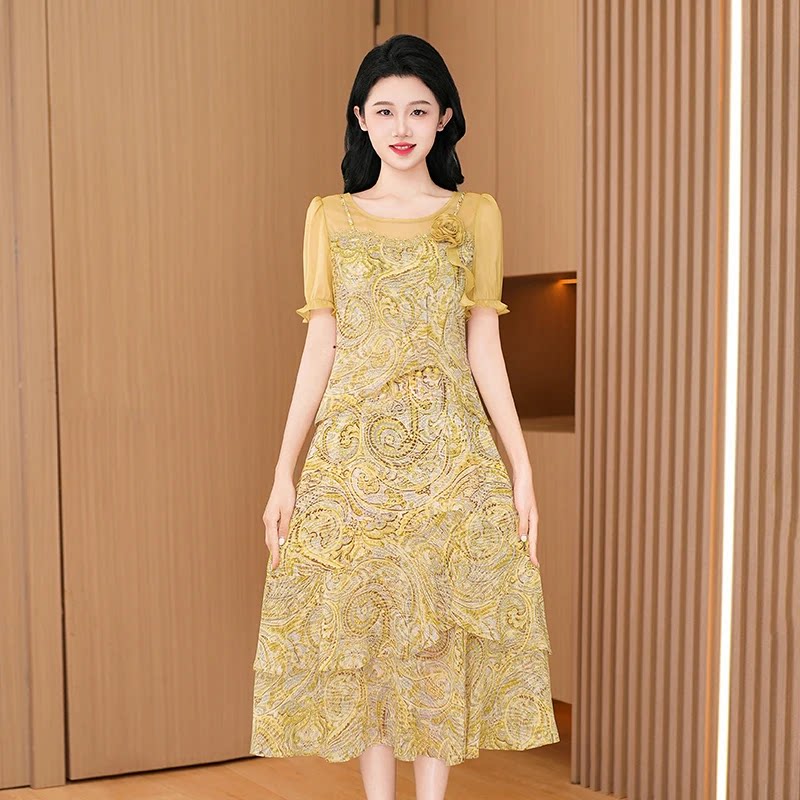 高端品牌妈妈碎花连衣裙2025新款