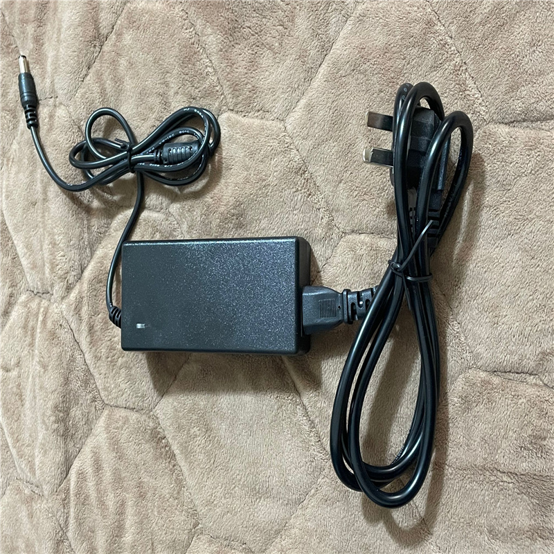 适用于JHD-AP045C-150250-AS投影机电源适配器15V2500MA充电器线