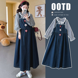 孕妇牛仔背带裙套装洋气可爱孕妇装格子上衣两件套宽松减龄连衣裙