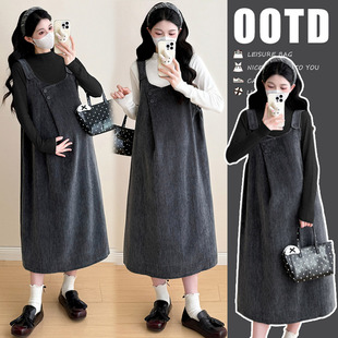 孕妇连衣裙春秋款2026时尚高级感孕妇装套装宽松遮肚小个子背带裙