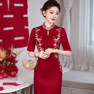 红色中式婚礼妈妈醋酸旗袍秋礼服