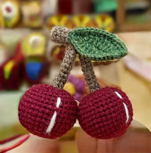 成品车厘子胸针大衣装饰设德兰羊毛线钩织手工礼物送朋友同学闺蜜