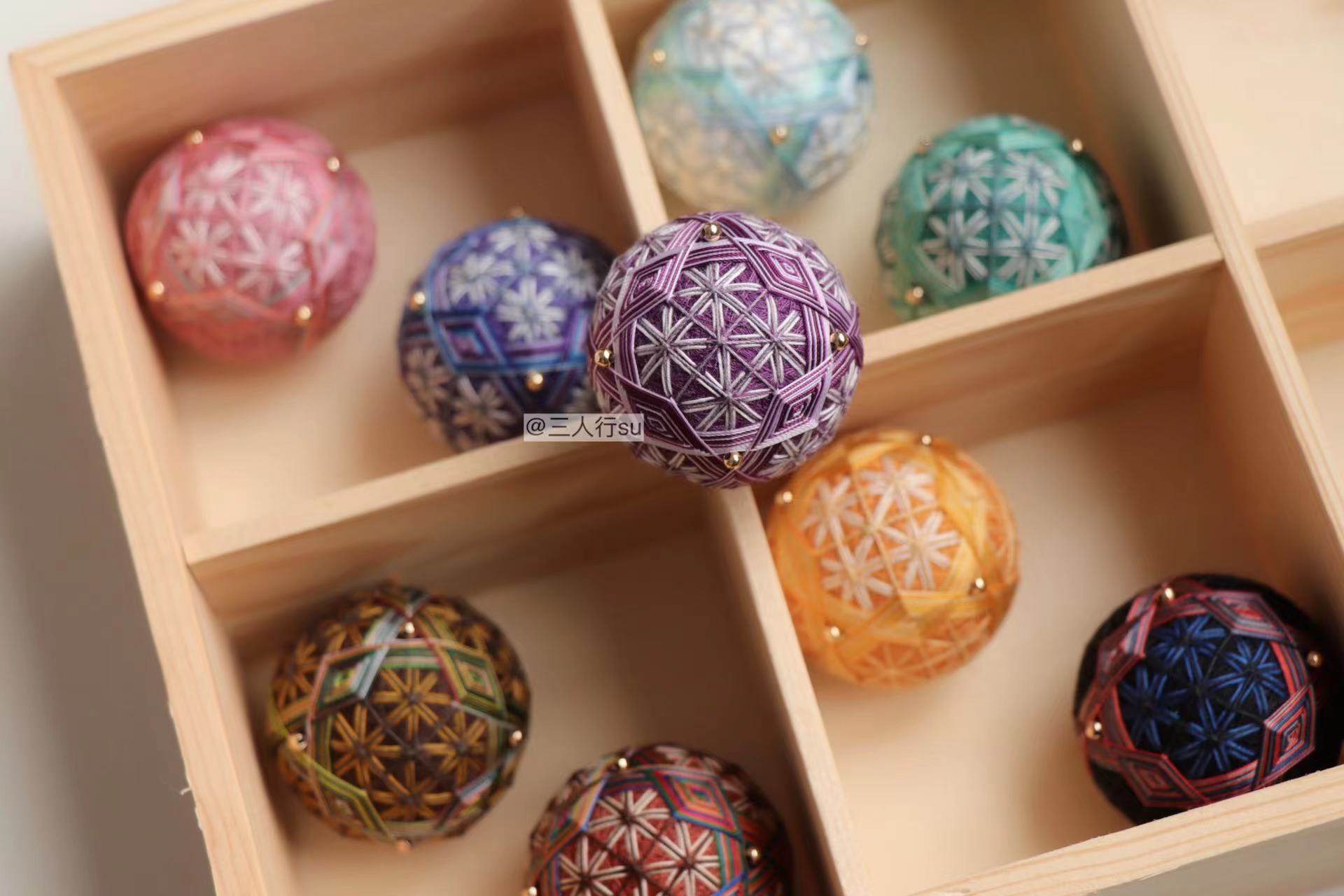 青松自在 三人行手鞠球车挂材料包 周长14cm绣球花手工diy 伴手礼