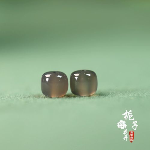 约7mm烟灰玛瑙老型珠DIY饰品